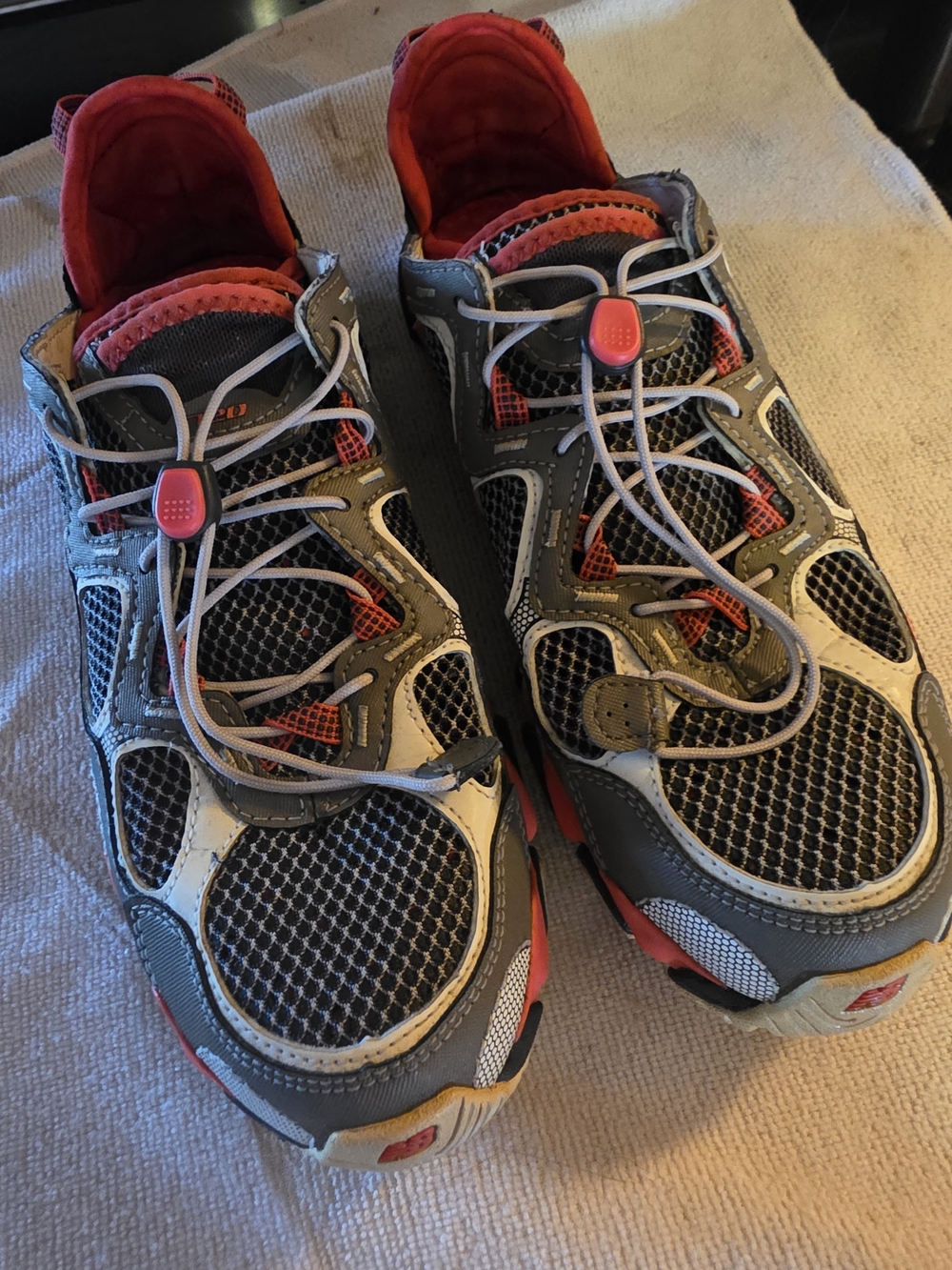 New Balance Women's 720 Hiking/Water Shoes 8.5